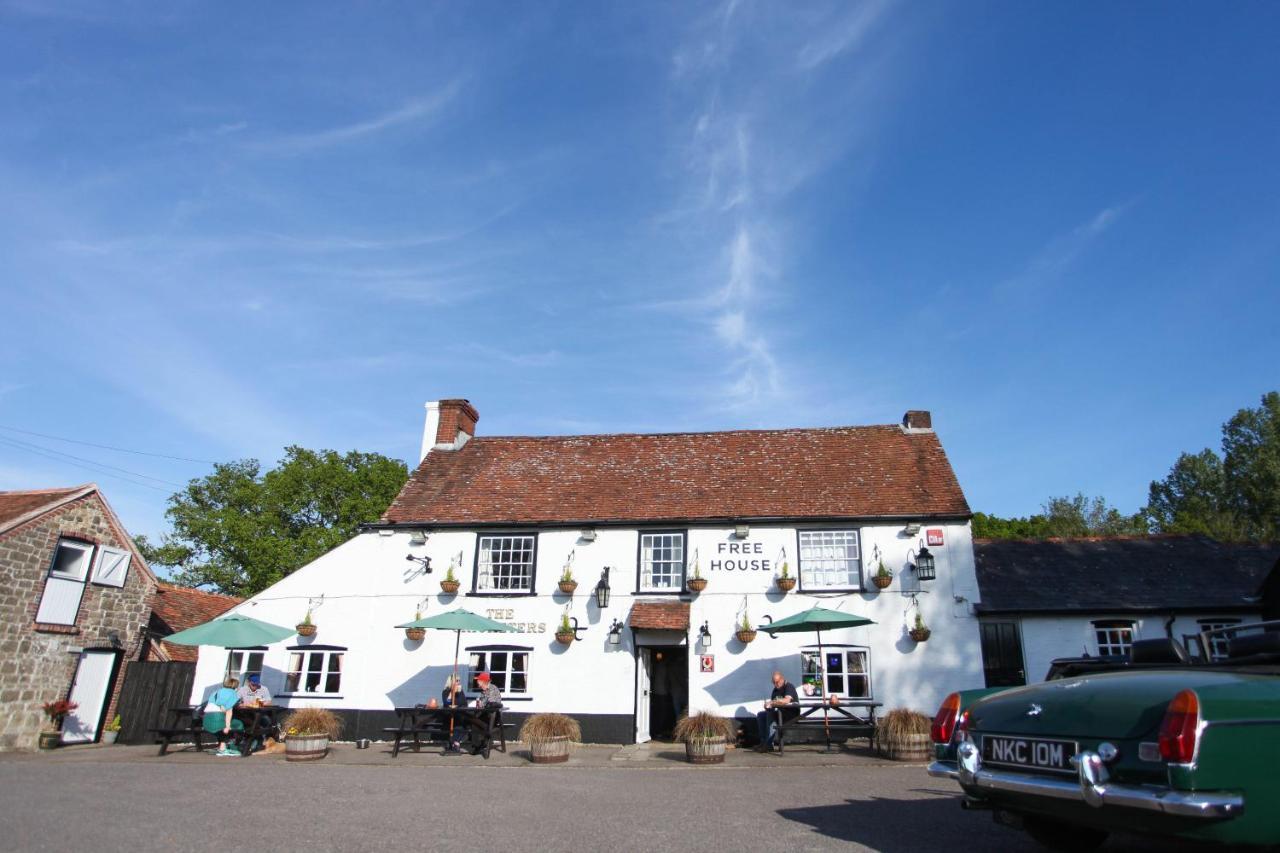 The Cricketers Arms Hotel Petworth Bagian luar foto